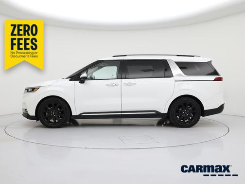 White 2023 Kia Carnival SX Prestige