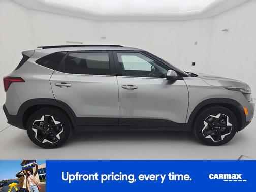 Silver 2024 Kia Seltos EX