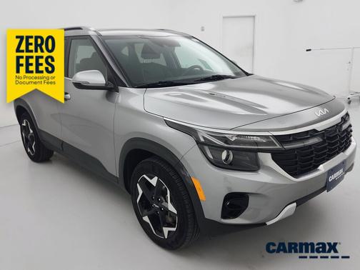 Silver 2024 Kia Seltos EX