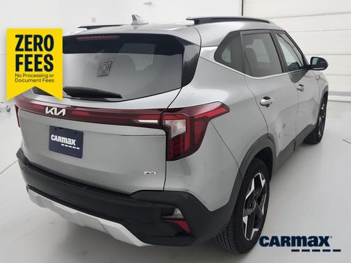 Silver 2024 Kia Seltos EX
