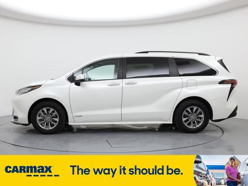 2021 Toyota Sienna XLE