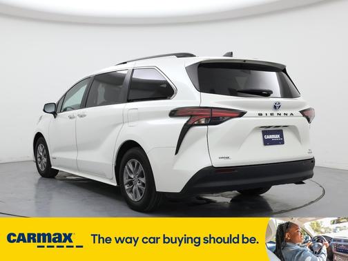 2021 Toyota Sienna XLE