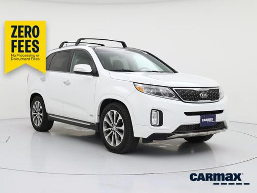White 2015 Kia Sorento SX