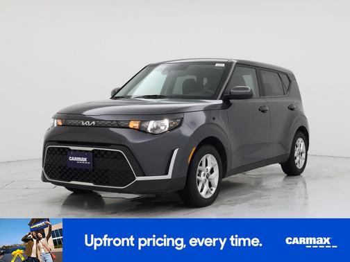Gray 2023 Kia Soul LX