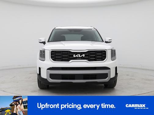White 2023 Kia Telluride S