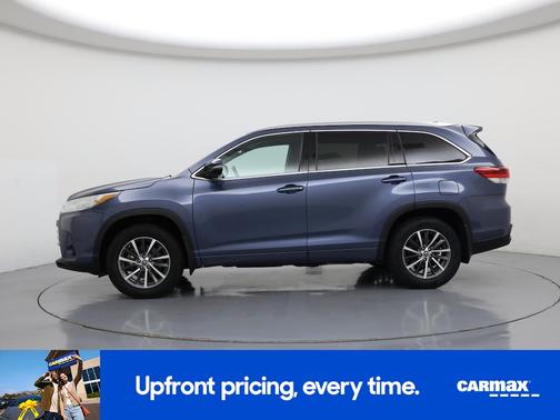 Blue 2017 Toyota Highlander XLE