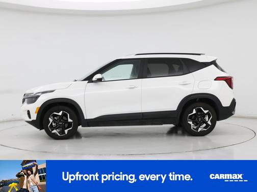 White 2025 Kia Seltos S
