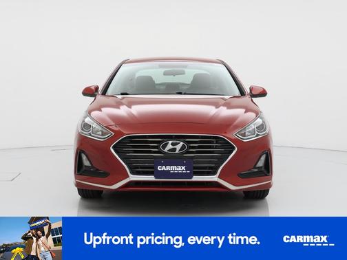 Red 2018 Hyundai SONATA SE
