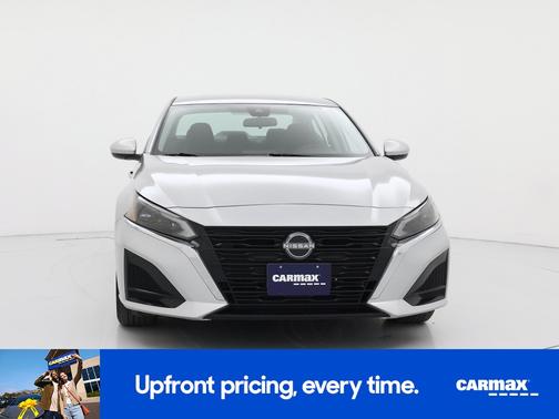 Silver 2023 Nissan Altima SV