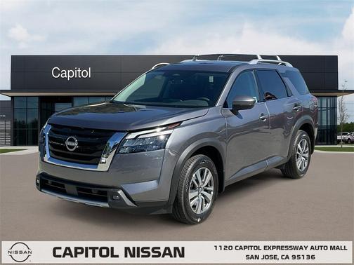 2025 Nissan Pathfinder SL