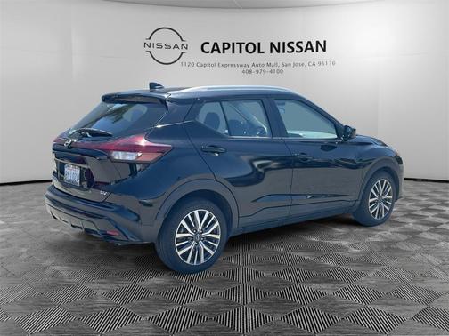 2022 Nissan Kicks SV