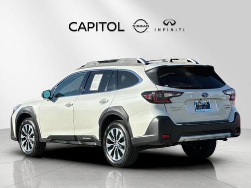 Crystal White Pearl 2025 Subaru Outback Touring XT