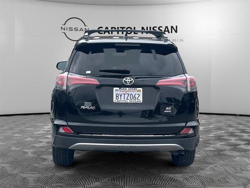 2017 Toyota RAV4 SE