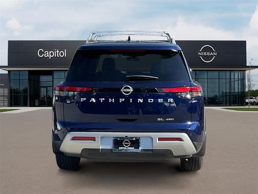2025 Nissan Pathfinder SL