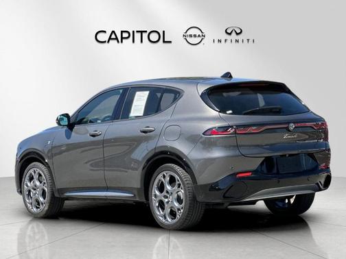 Metallic 2024 Alfa Romeo Tonale Ti