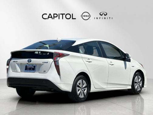 Blizzard Pearl 2017 Toyota Prius Two Eco