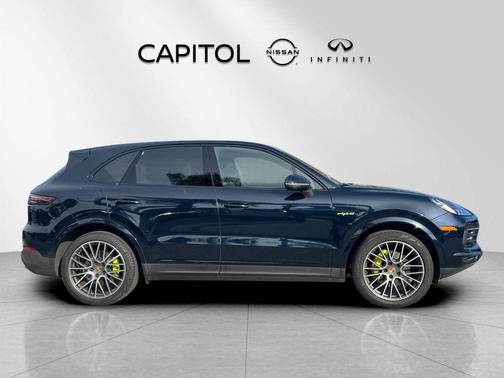 2023 Porsche Cayenne AWD