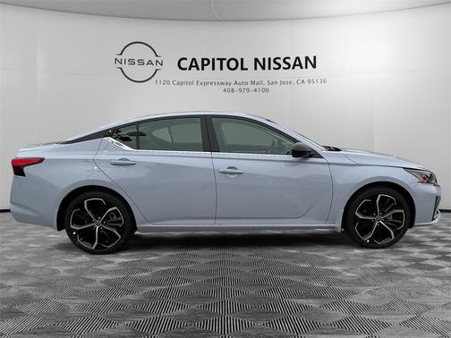 2025 Nissan Altima SR
