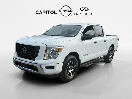 2024 Nissan Titan SV