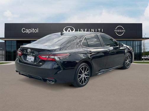 2022 Toyota Camry SE