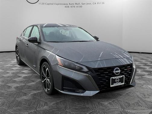 2025 Nissan Altima SR