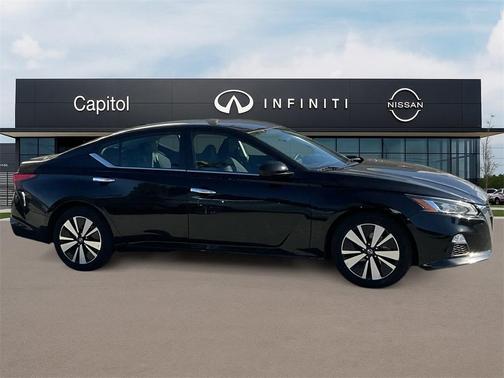 2022 Nissan Altima 2.5 SV