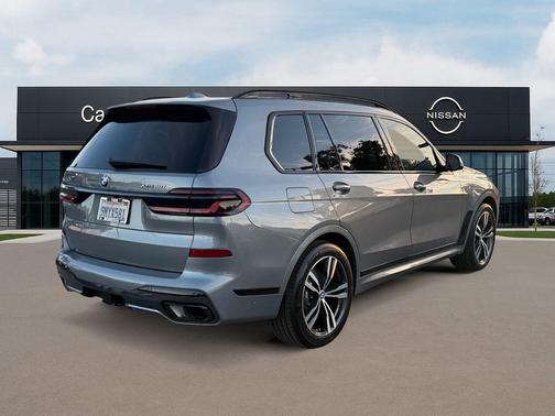 2025 BMW X7 xDrive40i