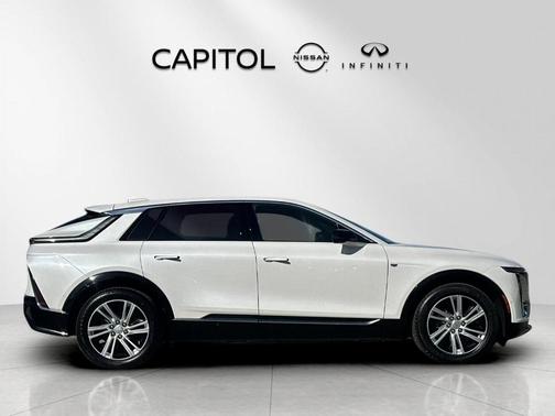 Crystal White Tri-Coat 2024 Cadillac LYRIQ Tech