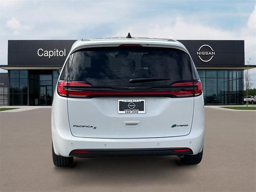 2023 Chrysler Pacifica Hybrid Touring L