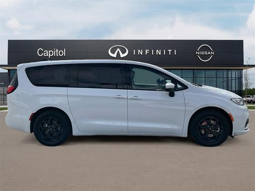 2023 Chrysler Pacifica Hybrid Touring L