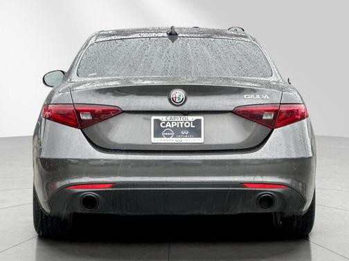 Vesuvio Gray Metallic 2022 Alfa Romeo Giulia Ti