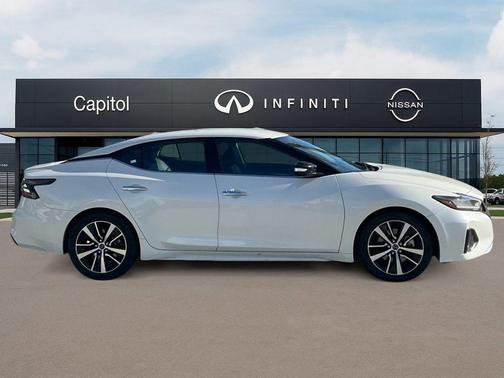 2023 Nissan Maxima SV