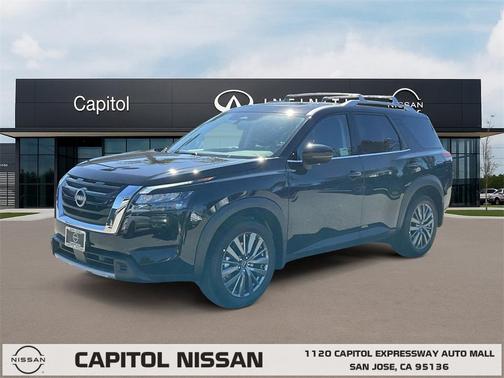 2025 Nissan Pathfinder SL