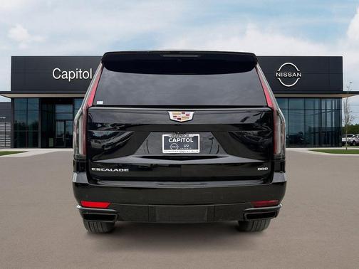 2023 Cadillac Escalade Sport