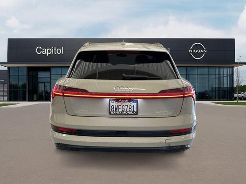 2021 Audi e-tron Premium