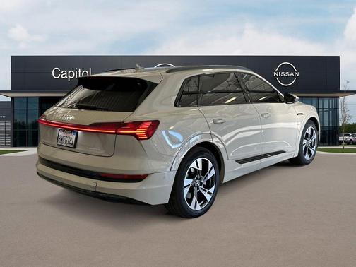 2021 Audi e-tron Premium