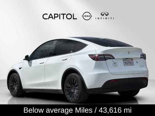 Pearl White Multi 2023 Tesla Model Y Long Range