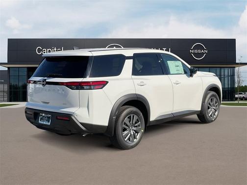 2025 Nissan Pathfinder S