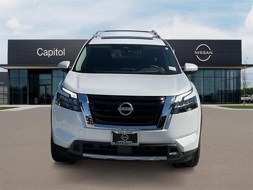 2025 Nissan Pathfinder Platinum