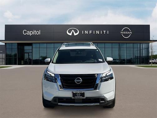 2025 Nissan Pathfinder Platinum