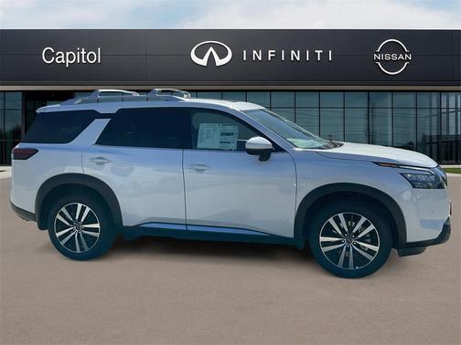 2025 Nissan Pathfinder Platinum