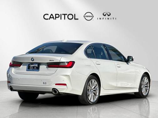 Mineral White Metallic 2024 BMW 330 i