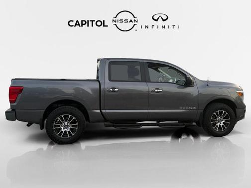 2021 Nissan Titan SV