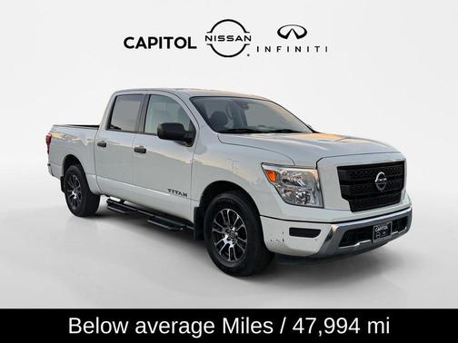 2022 Nissan Titan SV