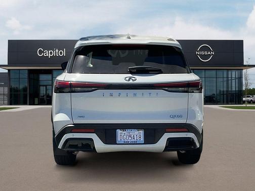 2025 INFINITI QX60 Pure