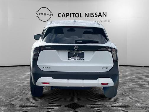 2025 Nissan Kicks SV
