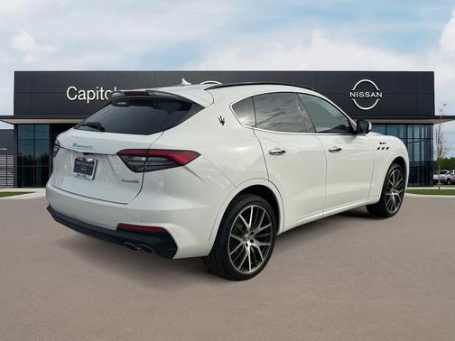 2022 Maserati Levante Modena