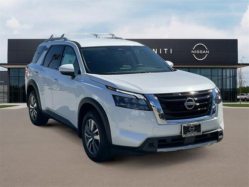 2025 Nissan Pathfinder SL