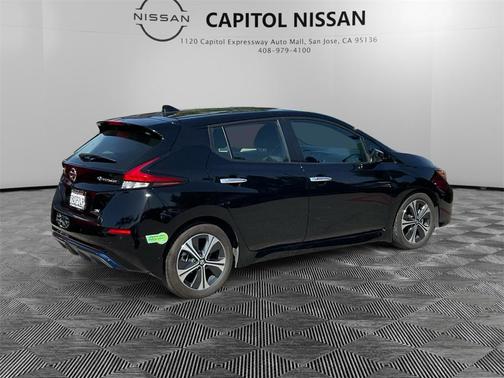 2022 Nissan Leaf SV