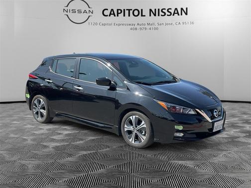 2022 Nissan Leaf SV